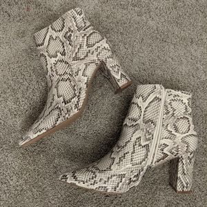 Qupid snake ankle booties block heel new